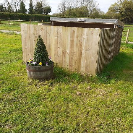 Glamping At The Retreat Wiltshire Is Rural Bliss Villa Chippenham  Kültér fotó