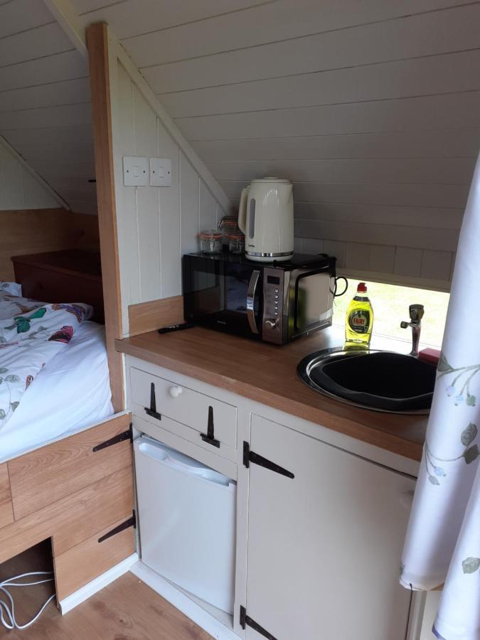 Glamping At The Retreat Wiltshire Is Rural Bliss Villa Chippenham  Kültér fotó