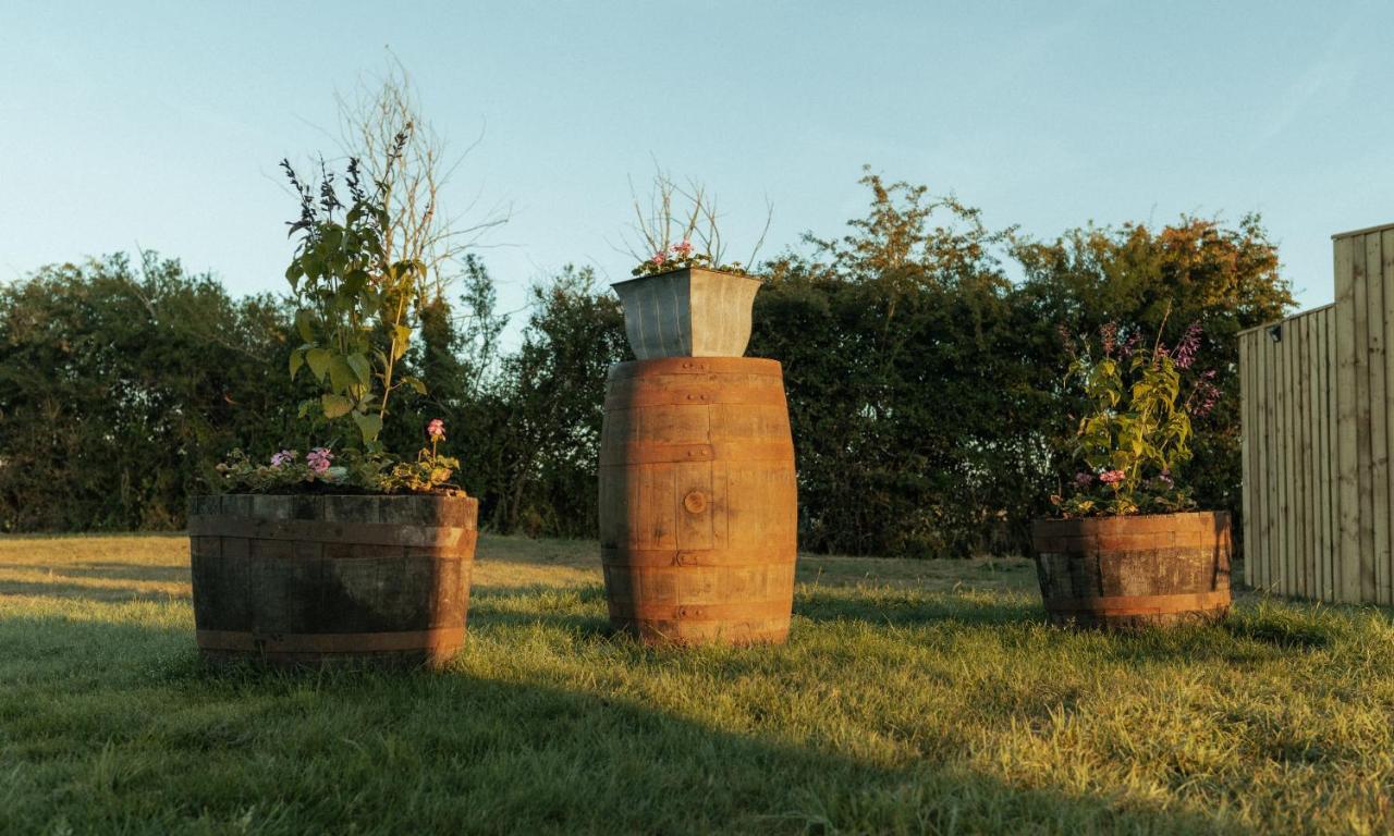 Glamping At The Retreat Wiltshire Is Rural Bliss Villa Chippenham  Kültér fotó